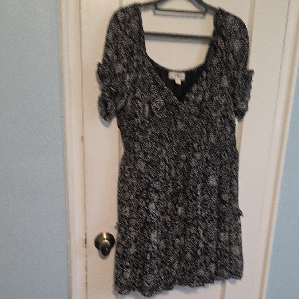 Black and White Smocked 3/4 Sleeve Tunic Blouse